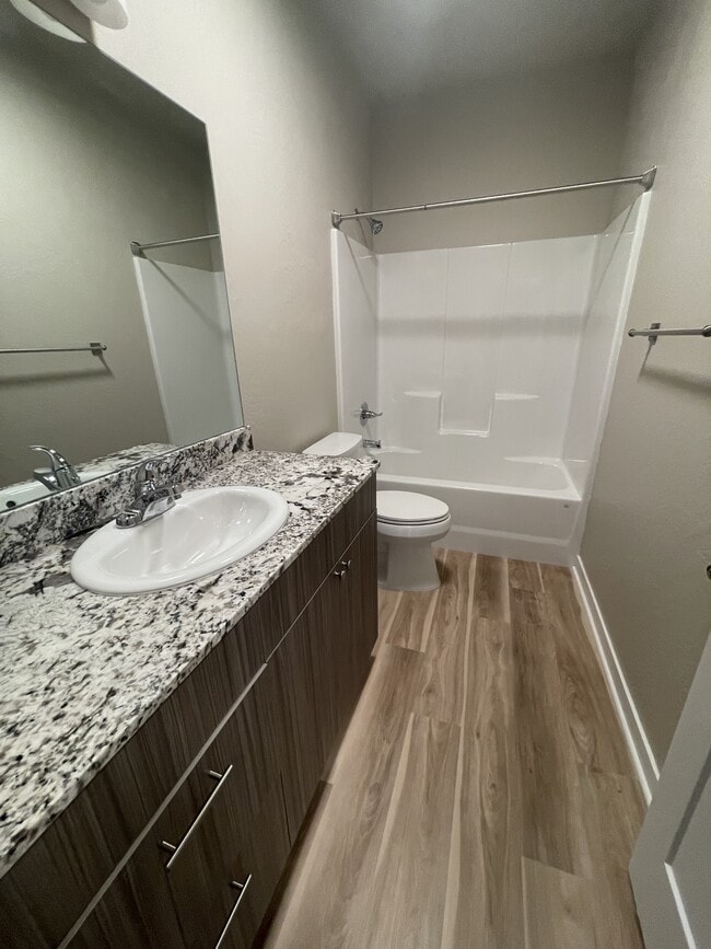 Photo - 441 Talent Ave