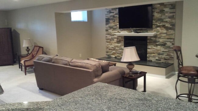 Building Photo - 6021 Woodlake Ln Unit Woodlake Rental