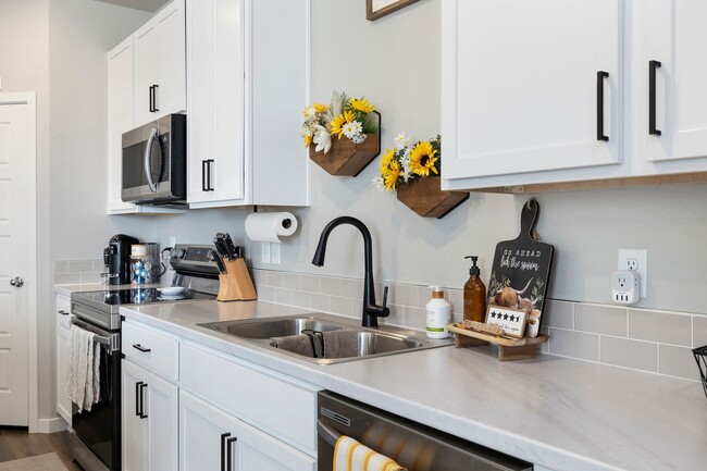 Photo - Beautiful 3-Bedroom Townhome with Park Views- Available July 25th!