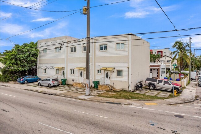 Photo - 2 SW 7th St Unit 2