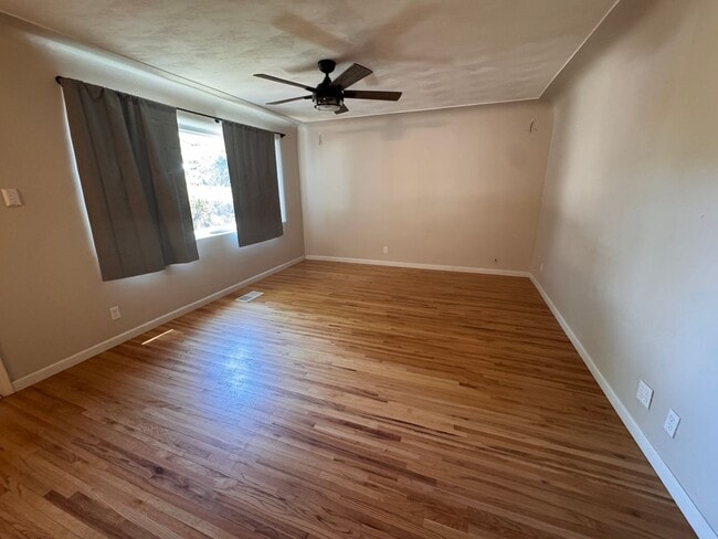 Photo - Beautiful 3 bedroom 2 bath home.
