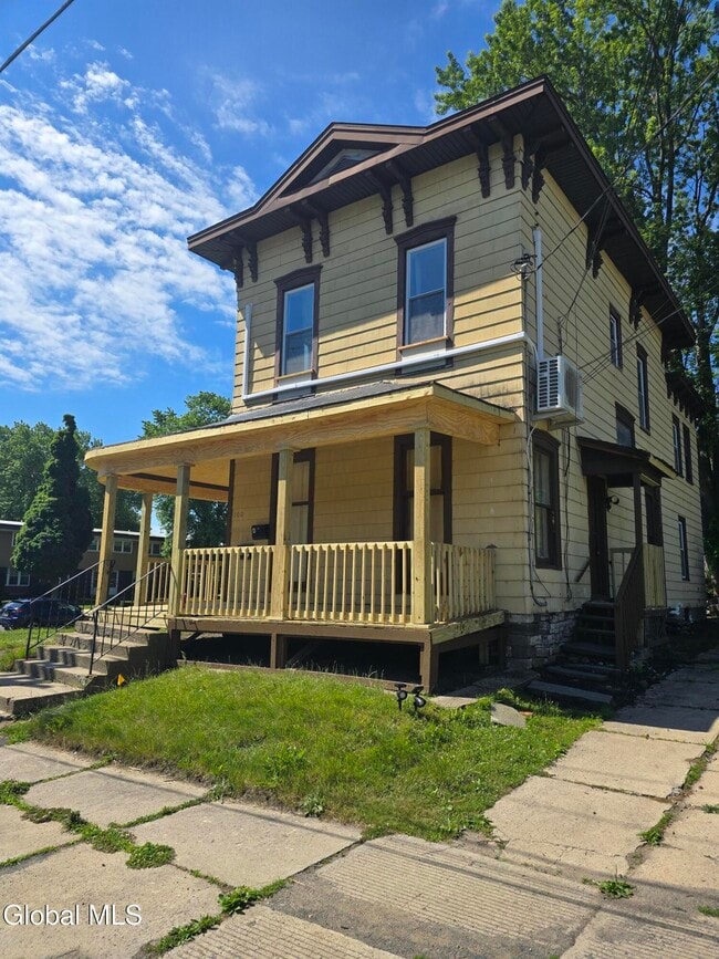 Building Photo - 100 Division St Unit 3