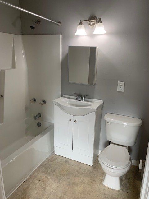 Photo - 301 E 12th St Unidad 8