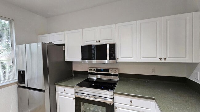 Photo - 2022 Island Dr