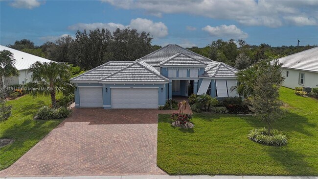 Photo - 2547 St Lucia Cir