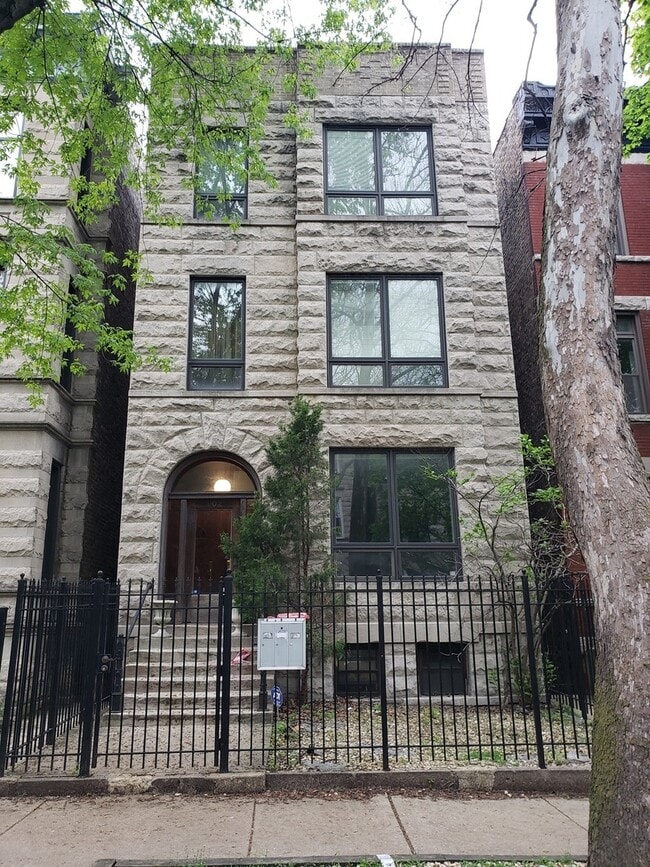 Photo - 902 W Newport Ave Apartment Unit 1