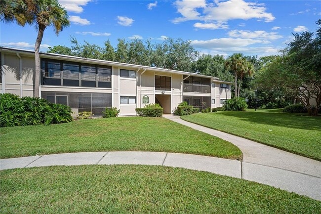 Building Photo - 6002 Laketree Ln Unit L