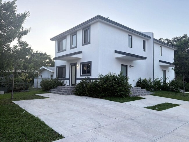 Building Photo - 6280 NW 22nd Ct