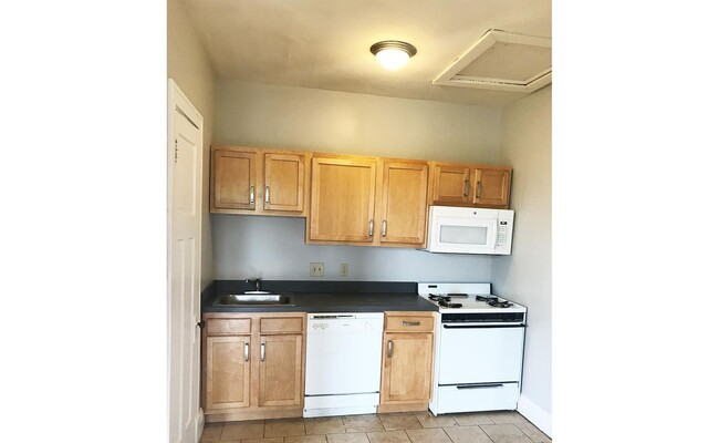 Building Photo - 343-345 Ludlow Avenue Unit 343-07