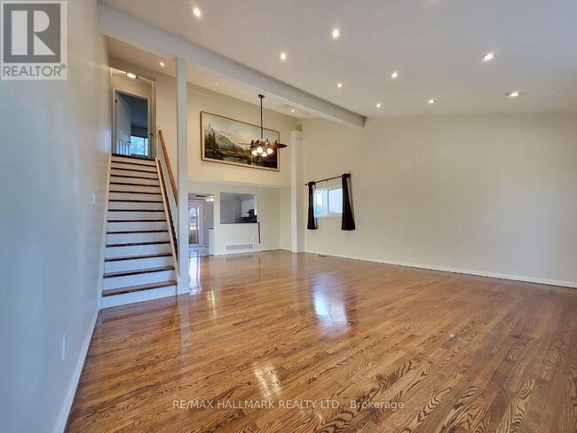 Photo - 928 Wayne Dr