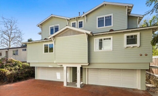 Building Photo - Downtown Santa Barbara 2 Bedroom Rental