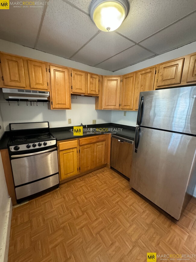 Photo - 587 Beacon St Unidad 2