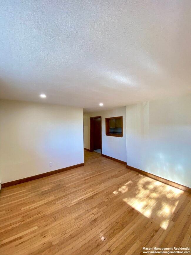 Building Photo - 39 Loomis St Unit 39 Rental