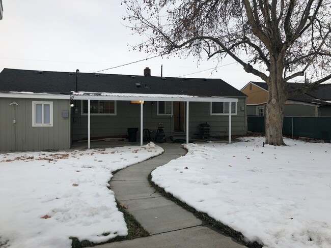 Photo - 2 Bedroom home with detached Office/Room.