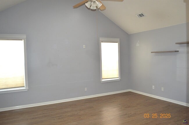 Photo - 135 Cedarland Dr