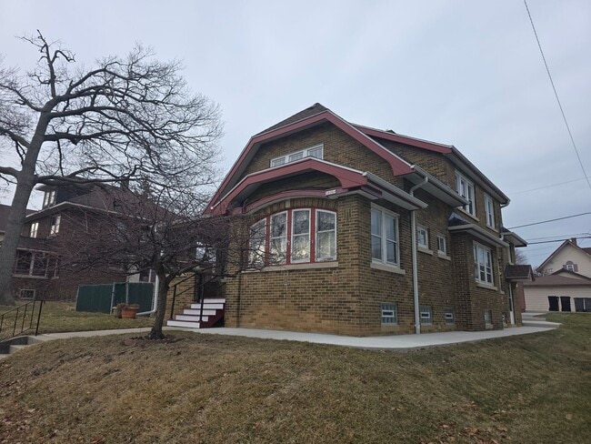 Photo - 3 bedroom Cudahy lower