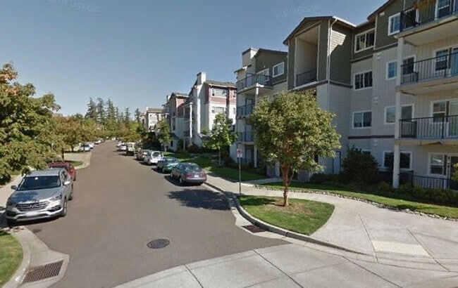 Photo - Condo w/ Garage. Close To St. Vincents Hospital, Freeways and Fast Commute To Portland