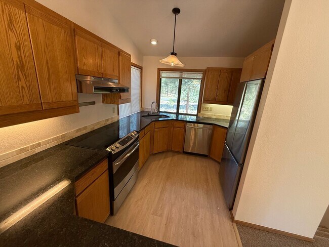 Photo - Spacious 3 Bed/2 Bath Home in Sunriver - M...