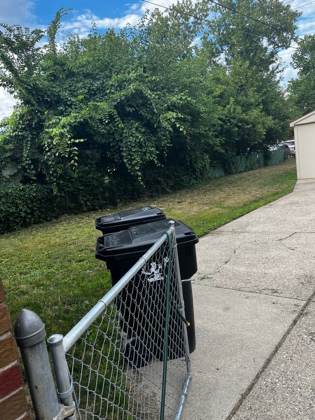 6012 Whittier Townhome Townhome Rental in Detroit MI