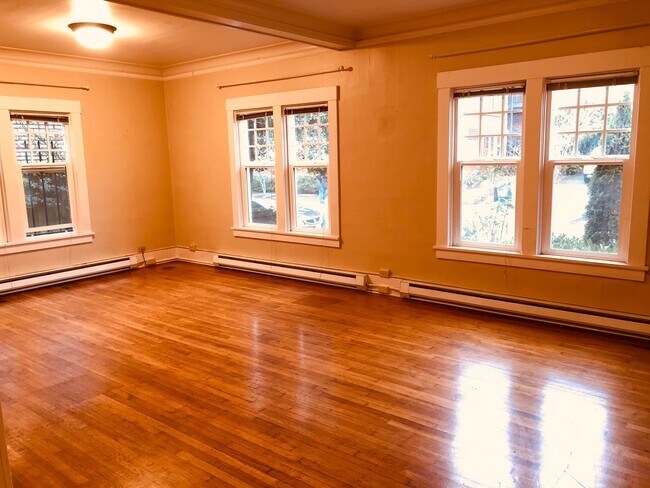 Large insulated windows - 1415 E Republican St Unit 204