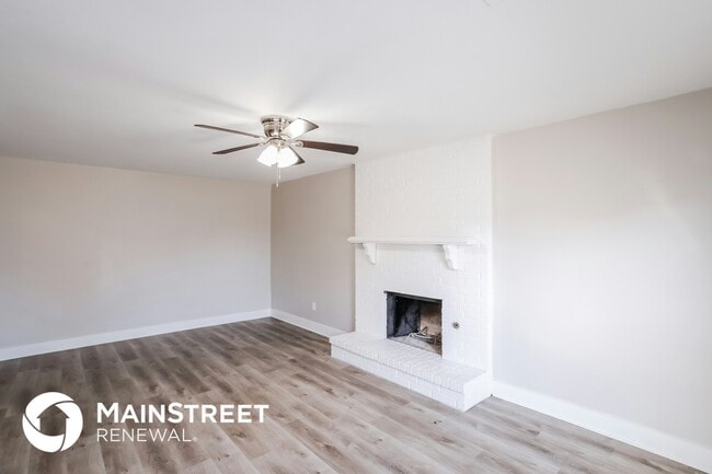 445 Larkspur Ct