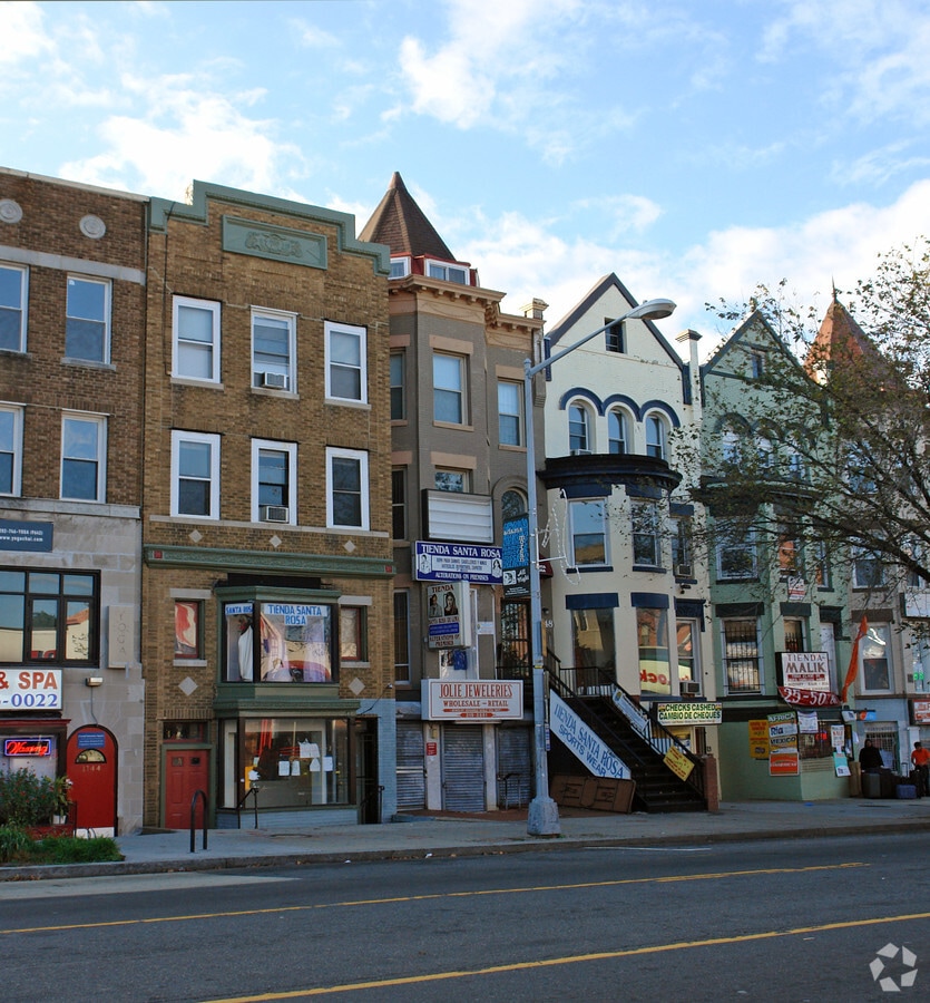 Photo - 1748 Columbia Rd NW Apartamentos