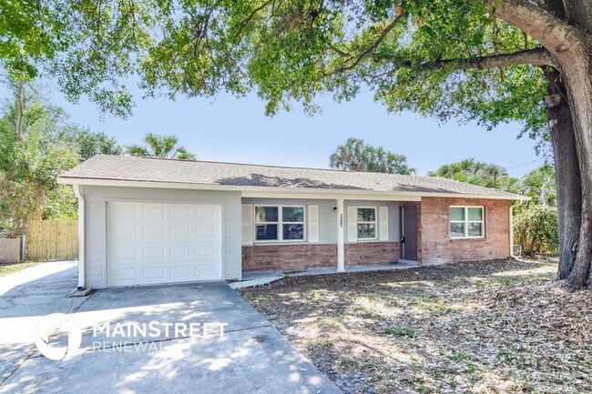 Building Photo - 8410 Bedford Ln