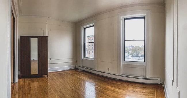 Building Photo - 209 Washington St Unit 5