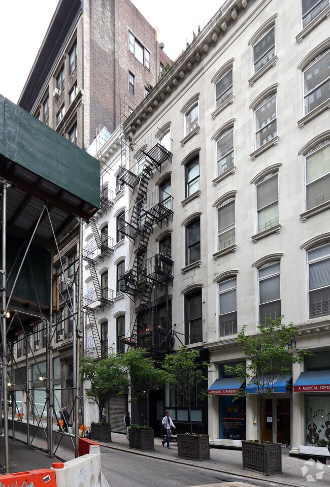 Photo - 17 Warren St