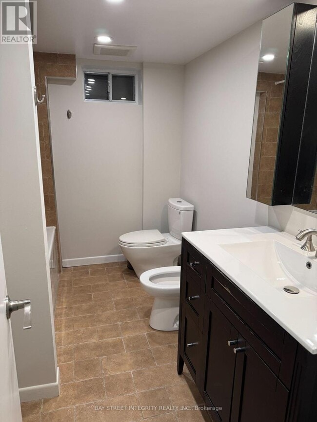 Photo - 244 King Edward Ave