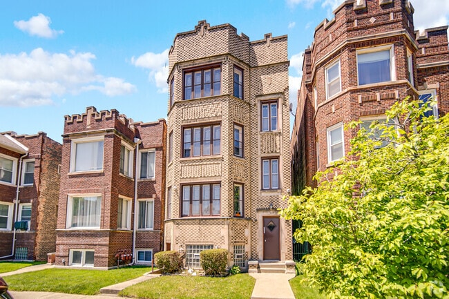 Building Photo - 7428 S Bennett Ave Rental