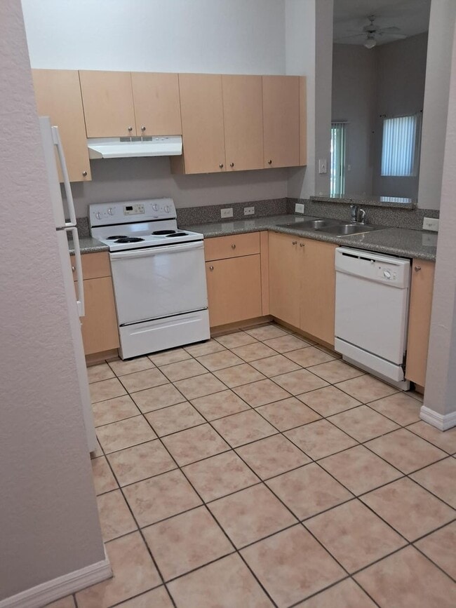 260 Crestwood Cir