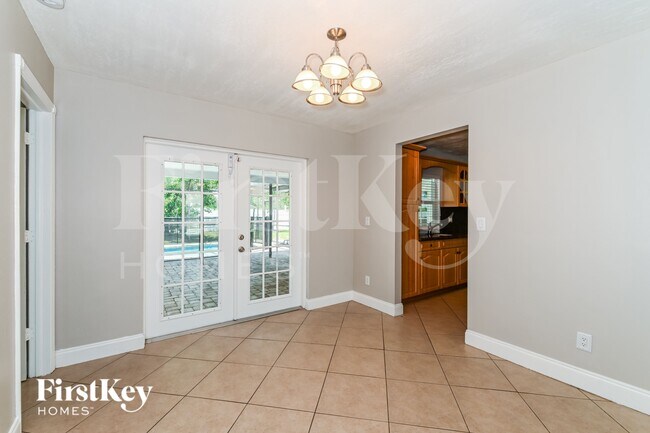 Photo - 528 SE 17th Ave