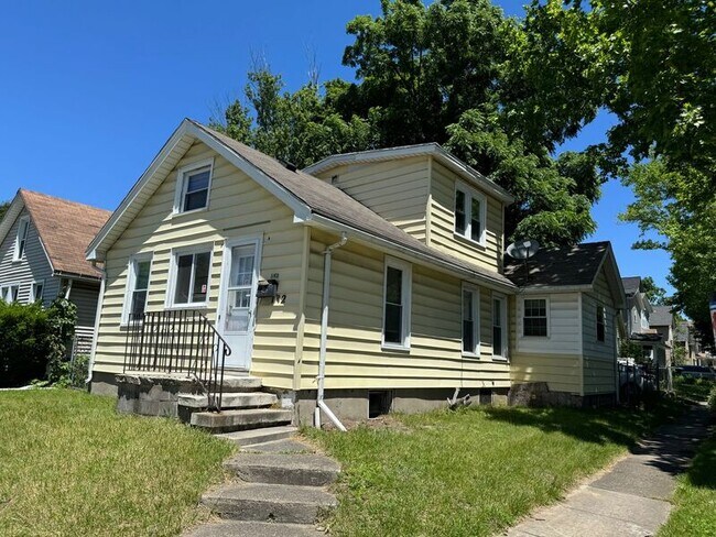 Photo - 182 Cottage St House