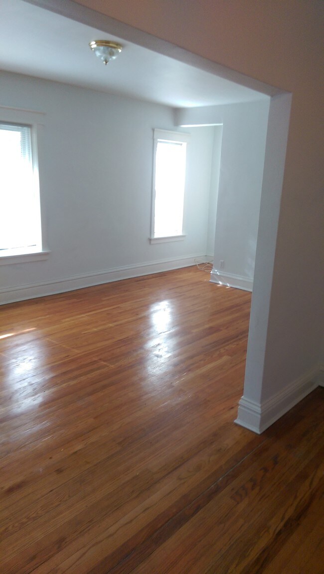 Photo - 5239 Bancroft Ave