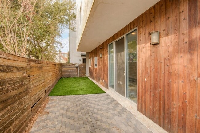 Building Photo - 3910 Austin St