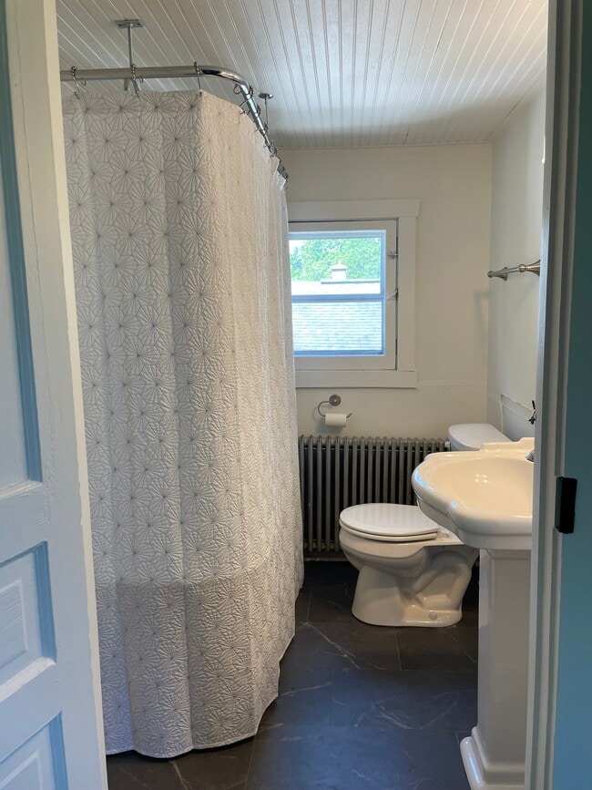 Building Photo - 133 W Pine St Unit Apartment