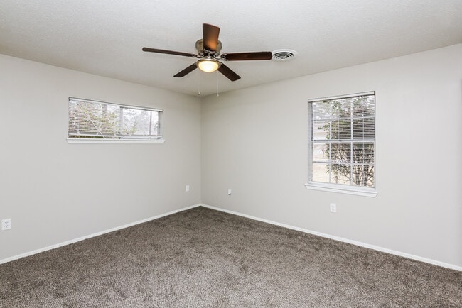 Photo - 320 Southridge Dr