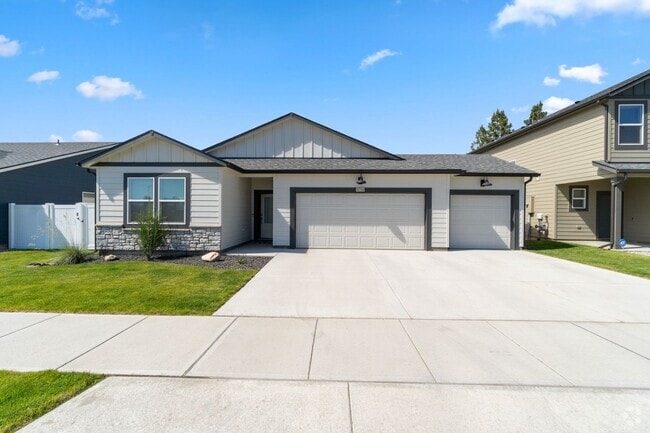 Building Photo - 4 Bed 2 Bath Single Family Home in Cheney!!