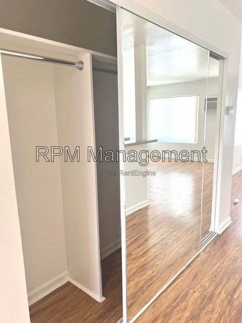 Photo - 20327 Saticoy St Unidad 307