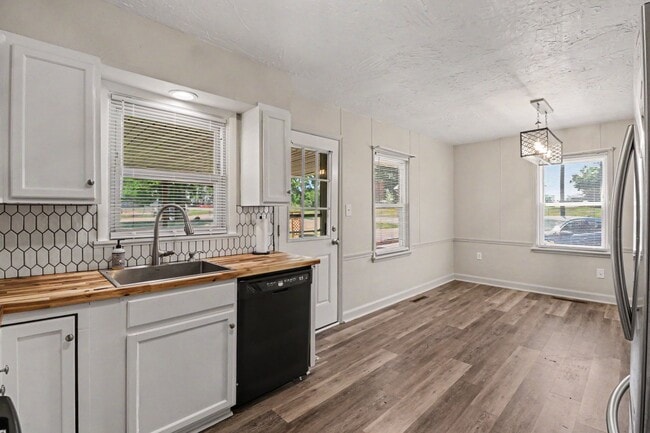 Photo - 105 Maple Dr