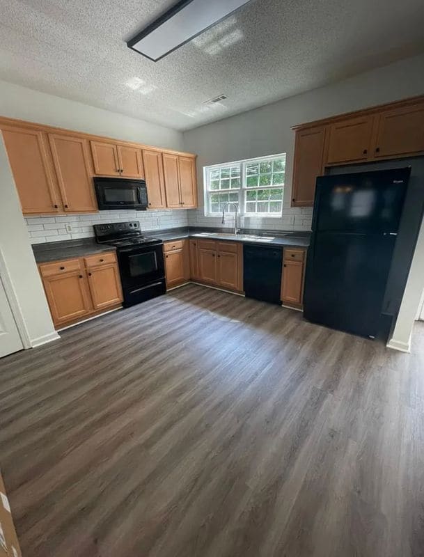 Photo - 8490 Oakley Cir