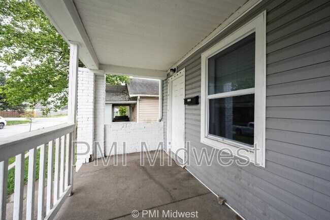 Photo - 1362 S Sheffield Ave