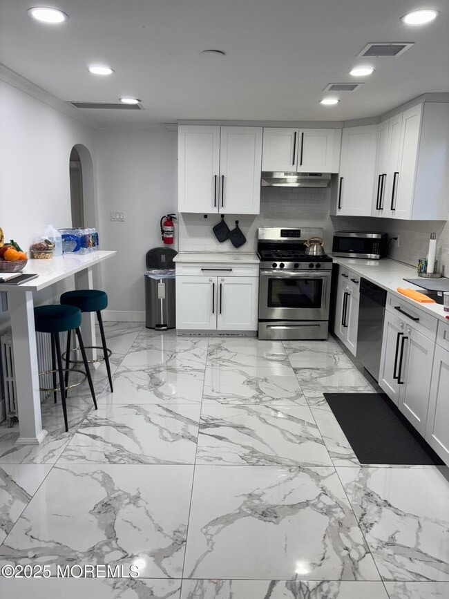 Photo - 295 Roosevelt Ave