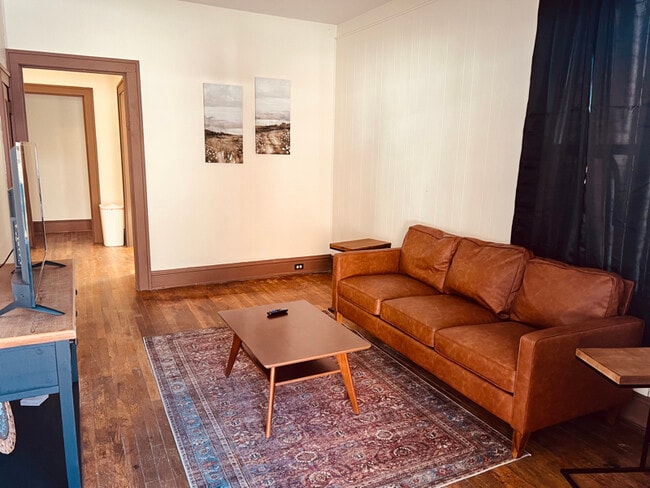 Building Photo - 58 Dickenson St