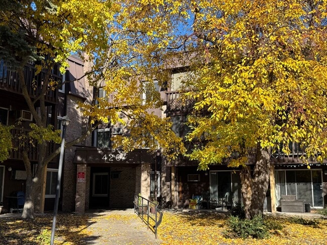 Building Photo - Maintenance-Free Living By The Beach