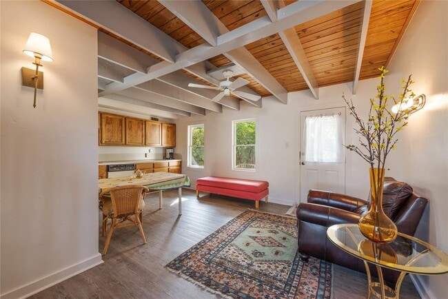 Photo - 705 Buttonwood St