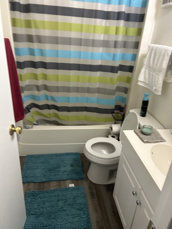 Photo - 2535 W Monroe St