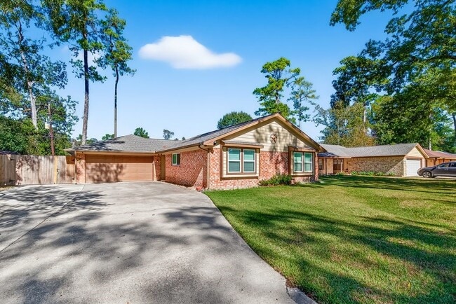 Building Photo - 2103 Woodway Dr