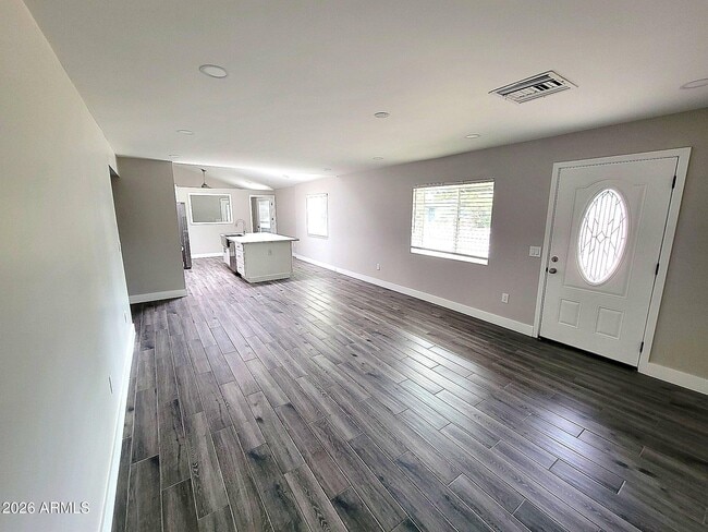 Photo - 535 W 15th St